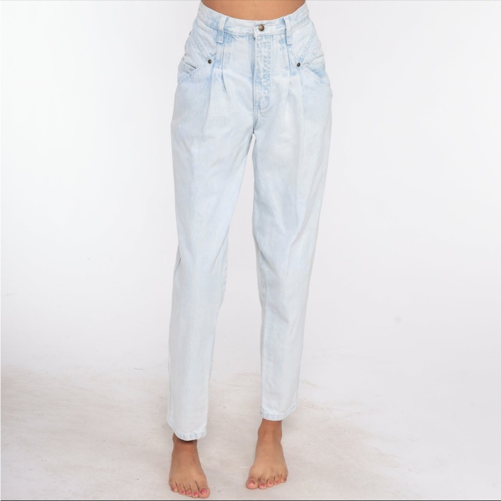 Vintage light wash 80s mom jeans